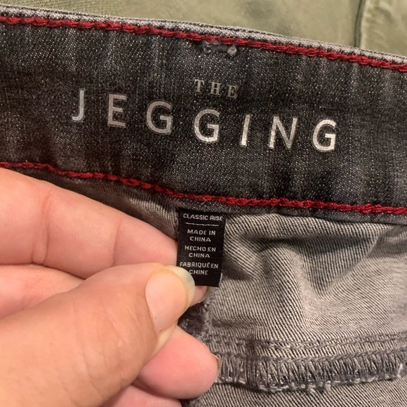 Classic Rise “Essential” Jeggings in “Black River”  { WHBM } - Picture 9 of 14